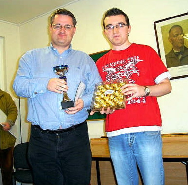Leinster Championship 2007: Gavin Wall (left) receiving 1st prize in the Masters section from ICU Chairman Philip Hogarty (who was tragically killed in a car accident 2 days later)