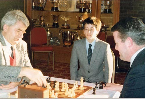 Boris Spassky on his way to a 6-0 skittles match win over Eamon Keogh, Fitzwilliam Tennis Club, Dublin 1994. Keogh: "Will you not give me a break Boris?". Spassky: "Sorry Eamon, it was only my hand playing".