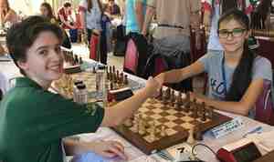 EYCC 2017 Day 1 Alice Vs Khanim