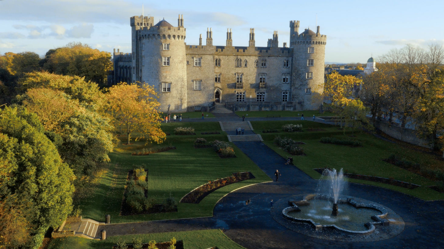 Kilkenny castle bg